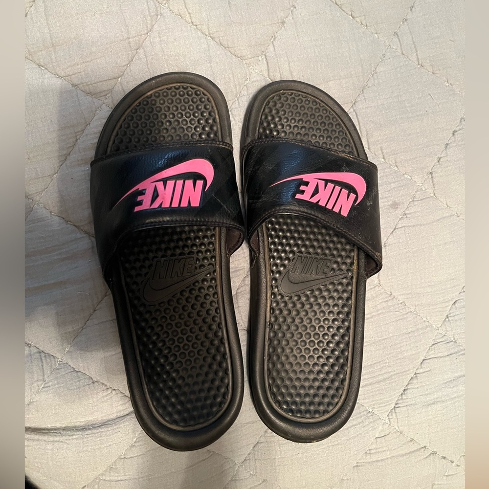 Nike slides